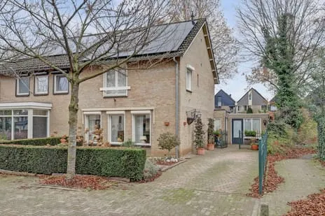 Twee-onder-één-kap te koop: Mauriacstraat 11, Vossener-Zuid Venlo