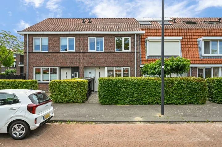 Terraced house for sale: Maurice de Vlaminckstraat 8, Nesselande Rotterdam