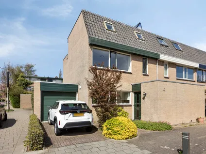 Hoekwoning te koop: Mauritsstraat 10, Zoeterwoude