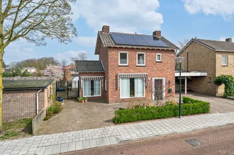 Twee-onder-één-kap te koop: Mauritsstraat 2, Hoevenbraak Schijndel