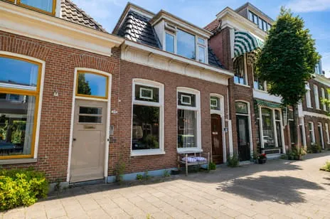 Terraced house for sale: Mauritsstraat 26, Oosterpoort Groningen
