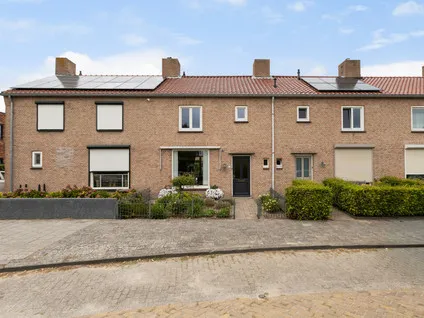 Tussenwoning te koop: Mauritsweg 16, Klundert Klundert