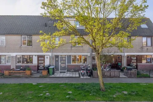 Tussenwoning te koop: Max Havelaarstraat 82, Zaandam