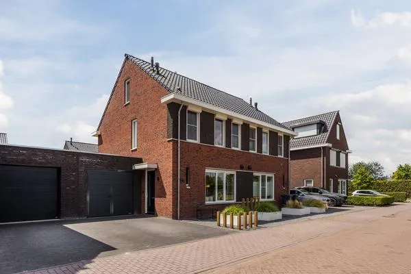 Terraced house for sale: Maximalaan 56, Oud Gastel Oud Gastel