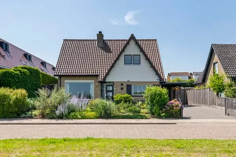 Detached house for sale: Maximiliaan van Egmondstraat 10, Buren Tielseweg Buren (Ge)