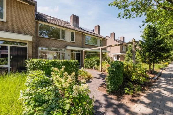 Tussenwoning te koop: Maximiliaanlaan 28, Ekenrooi Waalre