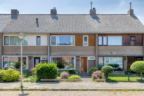 Terraced house for sale: Maximiliaanstraat 27, Hagenkamp Eindhoven