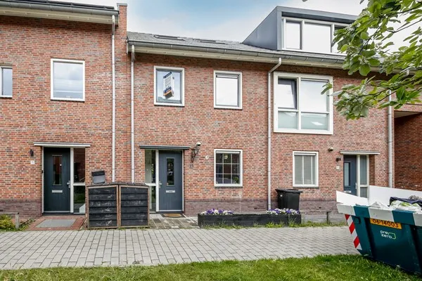 Tussenwoning te koop: Mazureplantsoen 13, Almere