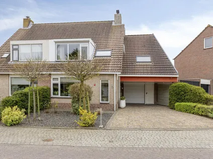 Hoekwoning te koop: Meanderlaan 21, Tholen Tholen