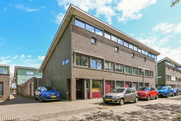 Corner house for sale: Mechelensingel 23, Nieuw-Sloten-Noordwest Amsterdam