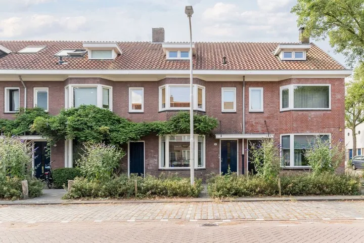 Tussenwoning te koop: Mechtildisstraat 8, Broekhoven I Tilburg
