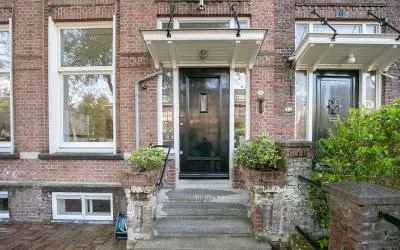 Tussenwoning te huur: Mecklenburglaan 10, Rotterdam