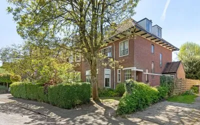 Twee-onder-één-kap te koop: Mecklenburglaan 37, Prins Hendrikkwartier Bussum