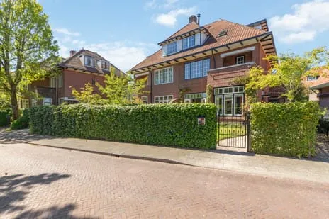 Twee-onder-één-kap te koop: Mecklenburglaan 41, Prins Hendrikkwartier Bussum