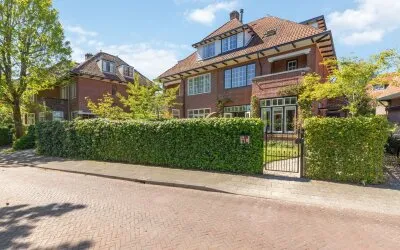 Twee-onder-één-kap te koop: Mecklenburglaan 41, Prins Hendrikkwartier Bussum