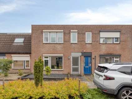 Tussenwoning te koop: Mede 49, De Hoef Waalwijk