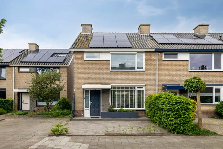 Corner house for sale: Meent 157, Heusdenhout Breda