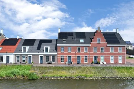 Tussenwoning te koop: Meerkade 4, Verspreide huizen Winschoten Blauwestad