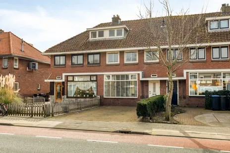 Tussenwoning te koop: Meerlaan 160, Ringoevers Hillegom