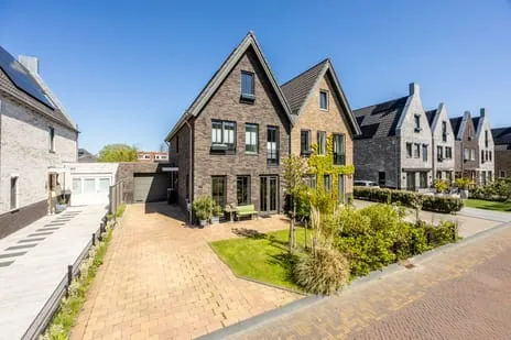 Tussenwoning te koop: Meeroever 46, Ringoevers Hillegom