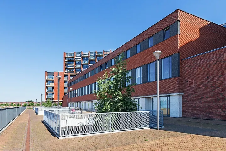 Tussenwoning te huur: Meerring 35, Meerrijk Eindhoven