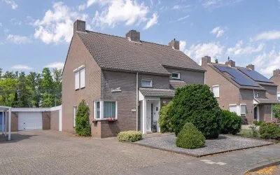 Twee-onder-één-kap te koop: Meerssenerweg 82, Nazareth Maastricht