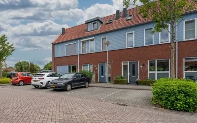 Tussenwoning te huur: Meertouw 5, Graft Graft