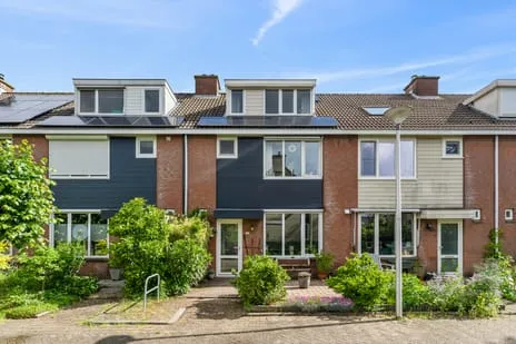 Tussenwoning te koop: Meervalsloot 33, Sloten Houten