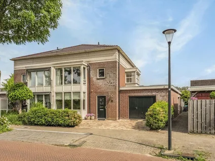 Twee-onder-één-kap te koop: Meerwedesingel 70, Meerwede Noordoost Barendrecht