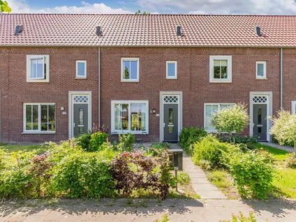 Tussenwoning te koop: Meerweg 35A, Rutten-woonkern Rutten