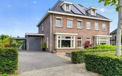 Twee-onder-één-kap te koop: Meester A Datemalaan 1, Verspreide huizen Kesteren Kesteren
