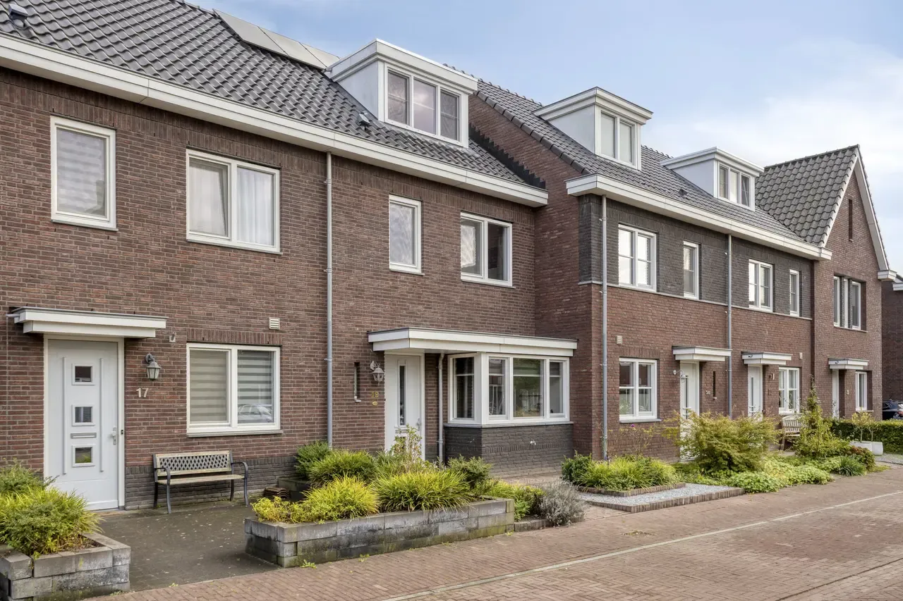 Tussenwoning te koop: Meester de Weertstraat 19, Oirschot