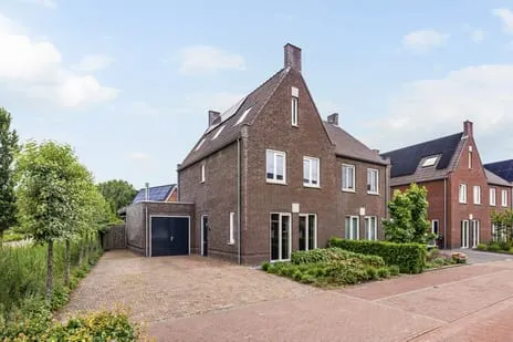 Twee-onder-één-kap te koop: Meester de Weertstraat 24A, Spoordonk Oirschot