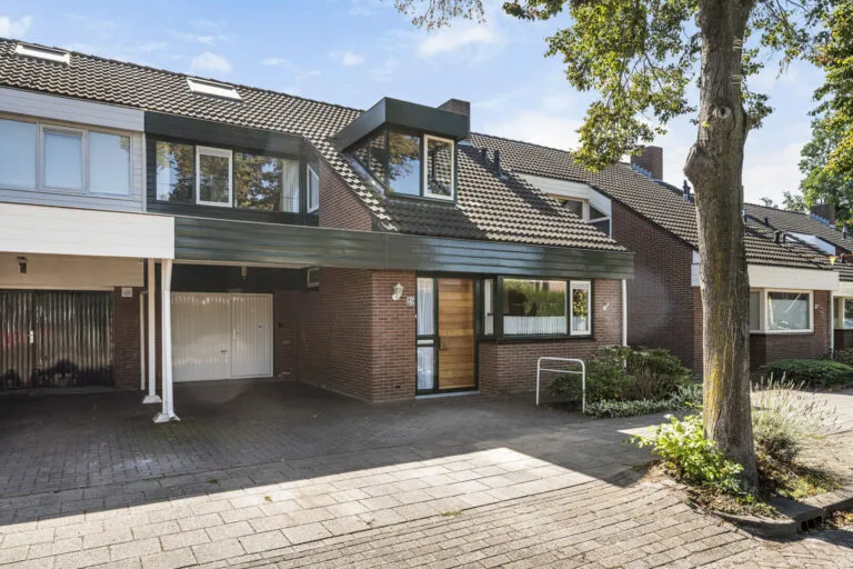 Tussenwoning te koop: Meester Koolenweg 29, Zwolle