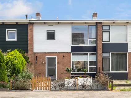 Tussenwoning te koop: Meester Mierasstraat 11, Beesd Oost Beesd