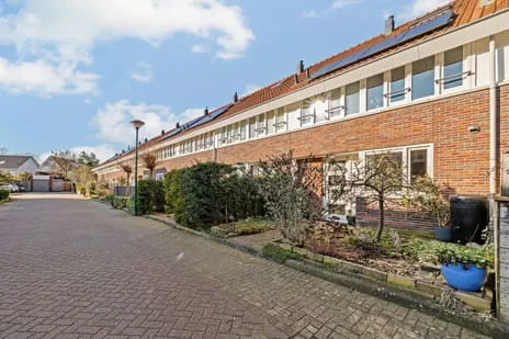 Tussenwoning te koop: Meester Pluimhof 37, Oude-Oosterhei Baarn