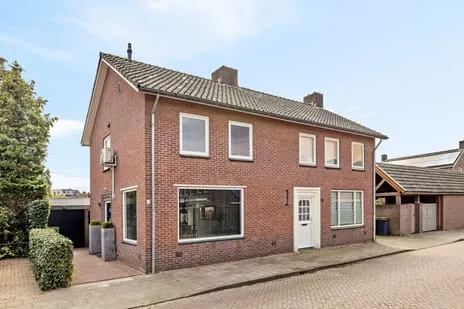 Twee-onder-één-kap te koop: Meester Rijkenstraat 37, Veldhoven Veldhoven