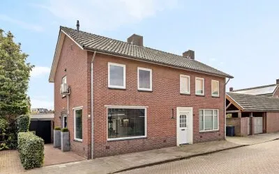 Twee-onder-één-kap te koop: Meester Rijkenstraat 37, Veldhoven