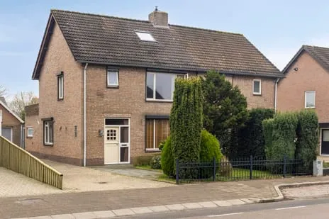 Twee-onder-één-kap te koop: Meester van Coothstraat 8A, Lith Lith