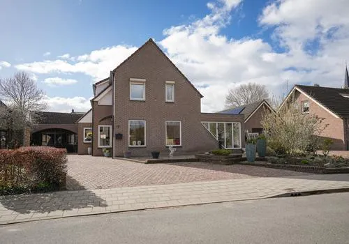 Vrijstaande woning te koop: Meester van de Venstraat 12, Kern Maasbommel Maasbommel