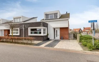 Twee-onder-één-kap te koop: Meestoof 2, Colijnsplaat Colijnsplaat