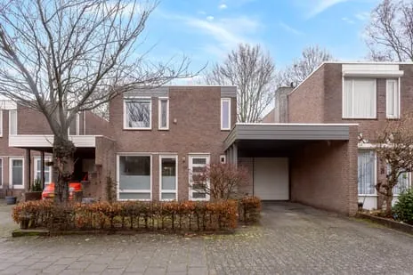 Tussenwoning te koop: Meeuwenlaan 18, Nuenen