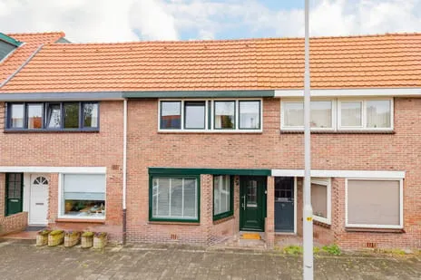 Tussenwoning te koop: Meeuwenlaan 25, Tussenbeeksbuurt Ijmuiden