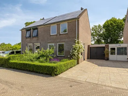 Tussenwoning te koop: Meeuwenlaan 3, Nieuwerkerk Nieuwerkerk