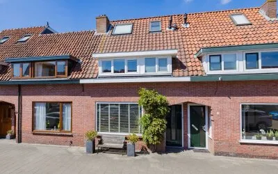 Tussenwoning te koop: Meeuwenlaan 36, Tussenbeeksbuurt Ijmuiden