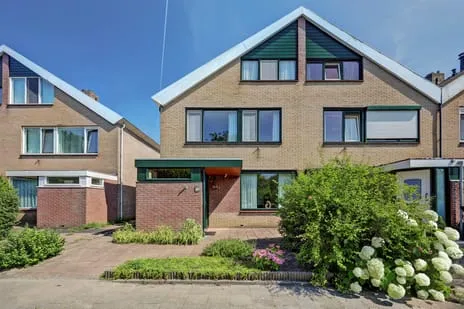 Hoekwoning te koop: Meeuwensingel 109, Rozenburg Rozenburg (Zh)