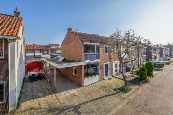 Hoekwoning te koop: Meeuwenwetering 34, Hoogvliet Rotterdam