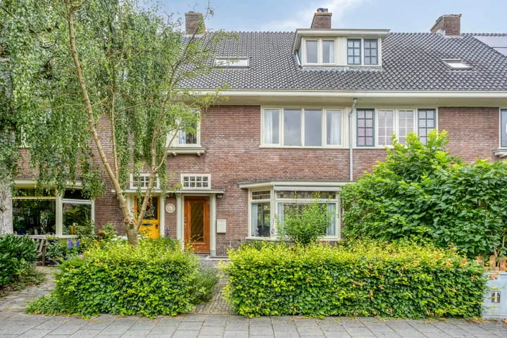 Terraced house for sale: Megenstraat 13, Molenbeke Arnhem