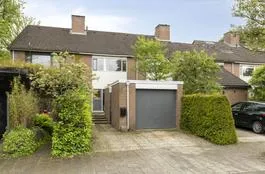 Tussenwoning te koop: Meidoornlaan 101, Dieren-Noord boven spoorlijn Dieren