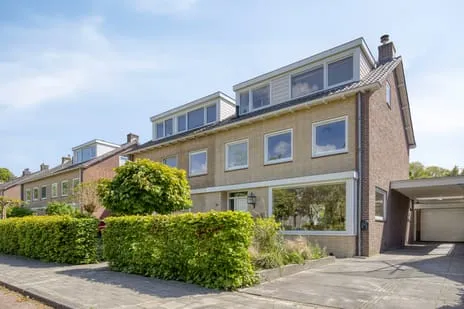 Twee-onder-één-kap te koop: Meidoornlaan 15, Oranjebuurt Castricum